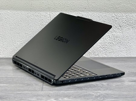 Lenovo Legion 5 15AHP11 7